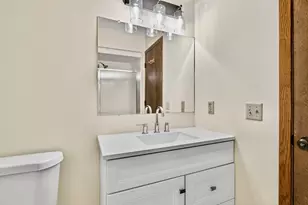 2700 Crestwood Cir, Hopkins, MN 55305 - Photo 44