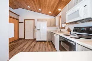513 N St E, Detroit Lakes, MN 56501 - Photo 10