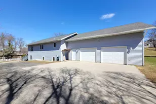 513 N St E, Detroit Lakes, MN 56501 - Photo 2