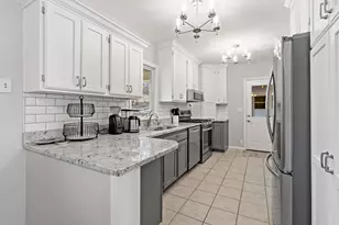 8134 Knoll Street N, Golden Valley, MN 55427 - Photo 10