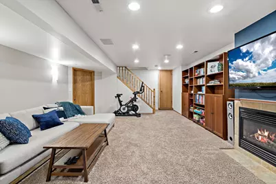 8134 Knoll Street N, Golden Valley, MN 55427 - Photo 18