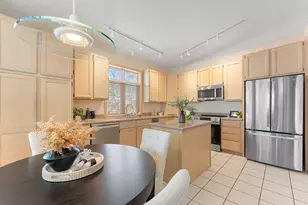 8945 Hilloway Rd, Eden Prairie, MN 55347 - Photo 10