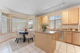 8945 Hilloway Rd, Eden Prairie, MN 55347 - Photo 14