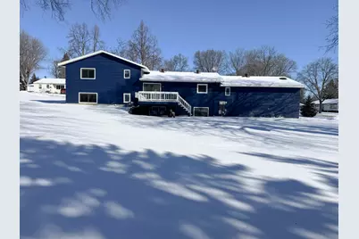 336 E Cherry Avenue, Fergus Falls, MN 56537 - Photo 2
