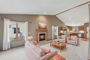 915 Lucille Ct, River Falls, WI 54022 - Photo 8