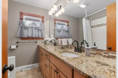 791 Creek Avenue, Mendota Heights, MN 55120 - Photo 32