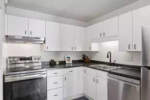 78 10th St E, Saint Paul, MN 55101 - Photo 10