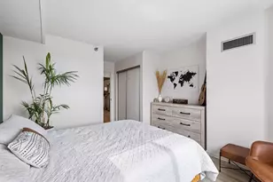 78 10th St E, Saint Paul, MN 55101 - Photo 18