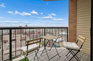 78 10th St E, Saint Paul, MN 55101 - Photo 2