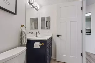 78 10th St E, Saint Paul, MN 55101 - Photo 20