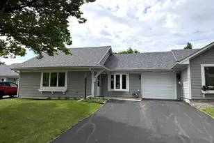 518 Devonshire Dr, Norwood Young America, MN 55397 - Photo 2
