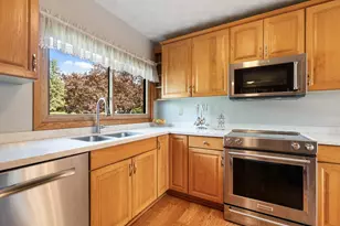 4 Lakeside Ct, Duluth, MN 55804 - Photo 10