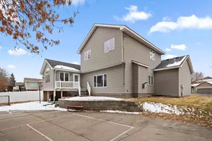 553 Hawthorn Rd, Circle Pines, MN 55014 - Photo 4