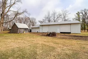 16827 Walden Ave, Hutchinson, MN 55350 - Photo 2