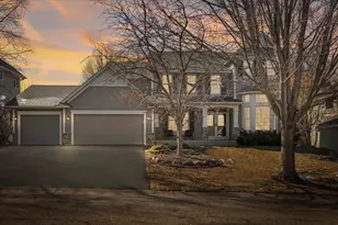 10592 Hawthorn Trail, Woodbury, MN 55129 - Photo 2