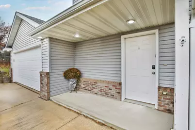 29 6th Avenue SE, Dodge Center, MN 55927 - Photo 2