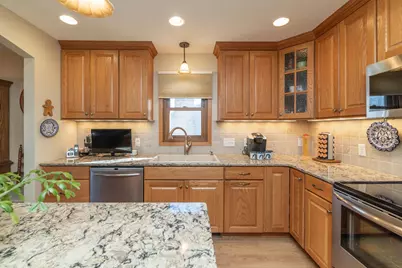 9901 Oakland Avenue S, Bloomington, MN 55420 - Photo 16