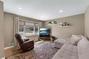 5609 Upper 136th St Ct W, Apple Valley, MN 55124 - Photo 2