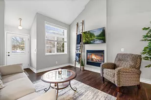 468 Heartland Ct, Chanhassen, MN 55317 - Photo 4