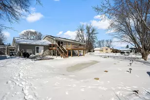 1061 Hillcrest Dr, Woodbury, MN 55125 - Photo 28