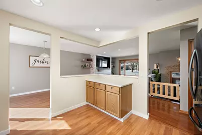 1061 Hillcrest Drive, Woodbury, MN 55125 - Photo 14