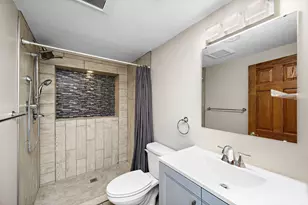 1061 Hillcrest Dr, Woodbury, MN 55125 - Photo 24