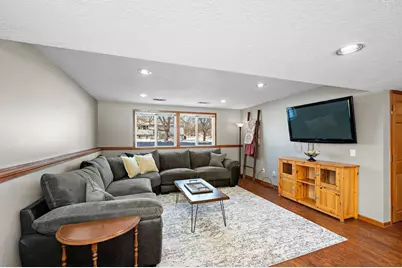 1061 Hillcrest Drive, Woodbury, MN 55125 - Photo 20