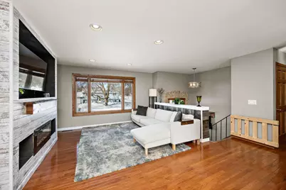 1061 Hillcrest Drive, Woodbury, MN 55125 - Photo 4