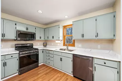 1061 Hillcrest Drive, Woodbury, MN 55125 - Photo 12