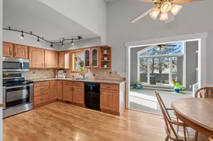 5427 Brittany Ct, White Bear Township, MN 55110 - Photo 4