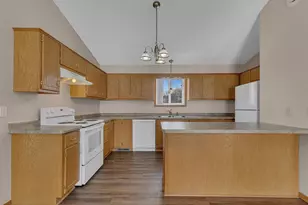 214 Appaloosa Ct, Braham, MN 55006 - Photo 6