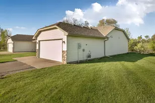 214 Appaloosa Ct, Braham, MN 55006 - Photo 22