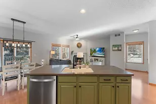 3262 Oak View Dr, Woodbury, MN 55129 - Photo 8