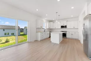 2423 Tyrone Dr, Shakopee, MN 55379 - Photo 4