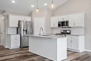 4712 5th St NE, Saint Cloud, MN 56304 - Photo 8