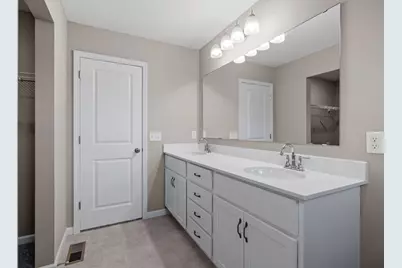 4712 5th Street NE, Saint Cloud, MN 56304 - Photo 12