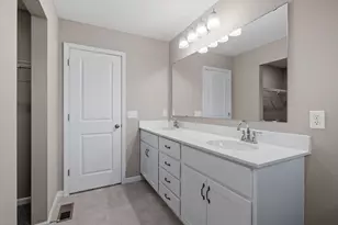 4712 5th St NE, Saint Cloud, MN 56304 - Photo 12