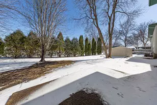 2129 Bard Ct, Faribault, MN 55021 - Photo 6