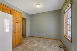 2129 Bard Ct, Faribault, MN 55021 - Photo 12