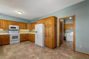 2129 Bard Ct, Faribault, MN 55021 - Photo 16