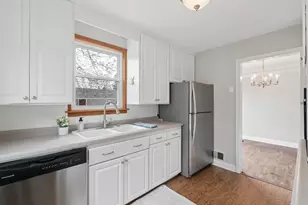 2711 Xerxes Ave N, Robbinsdale, MN 55422 - Photo 8