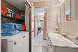 2465 Londin Ln E, Maplewood, MN 55119 - Photo 8