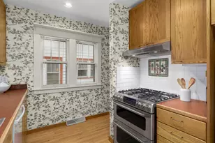 185 Exeter Pl, Saint Paul, MN 55104 - Photo 8