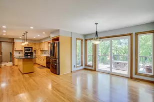 8973 Knoble Ct, Eden Prairie, MN 55347 - Photo 14