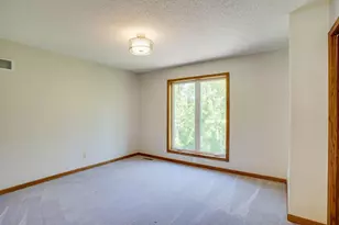 8973 Knoble Ct, Eden Prairie, MN 55347 - Photo 32