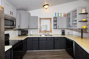 1527 41st Ave S, Moorhead, MN 56560 - Photo 8