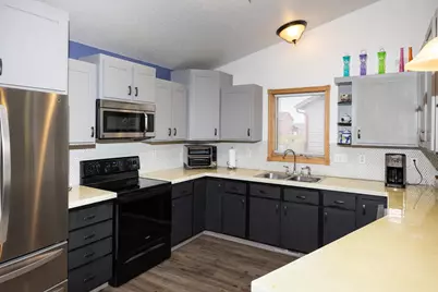 1527 41st Avenue S, Moorhead, MN 56560 - Photo 8