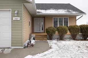 1527 41st Ave S, Moorhead, MN 56560 - Photo 2