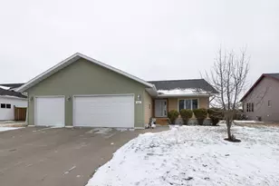 1527 41st Ave S, Moorhead, MN 56560 - Photo 1