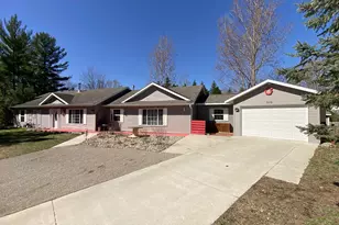 309 Birch Ct, Park Rapids, MN 56470 - Photo 2